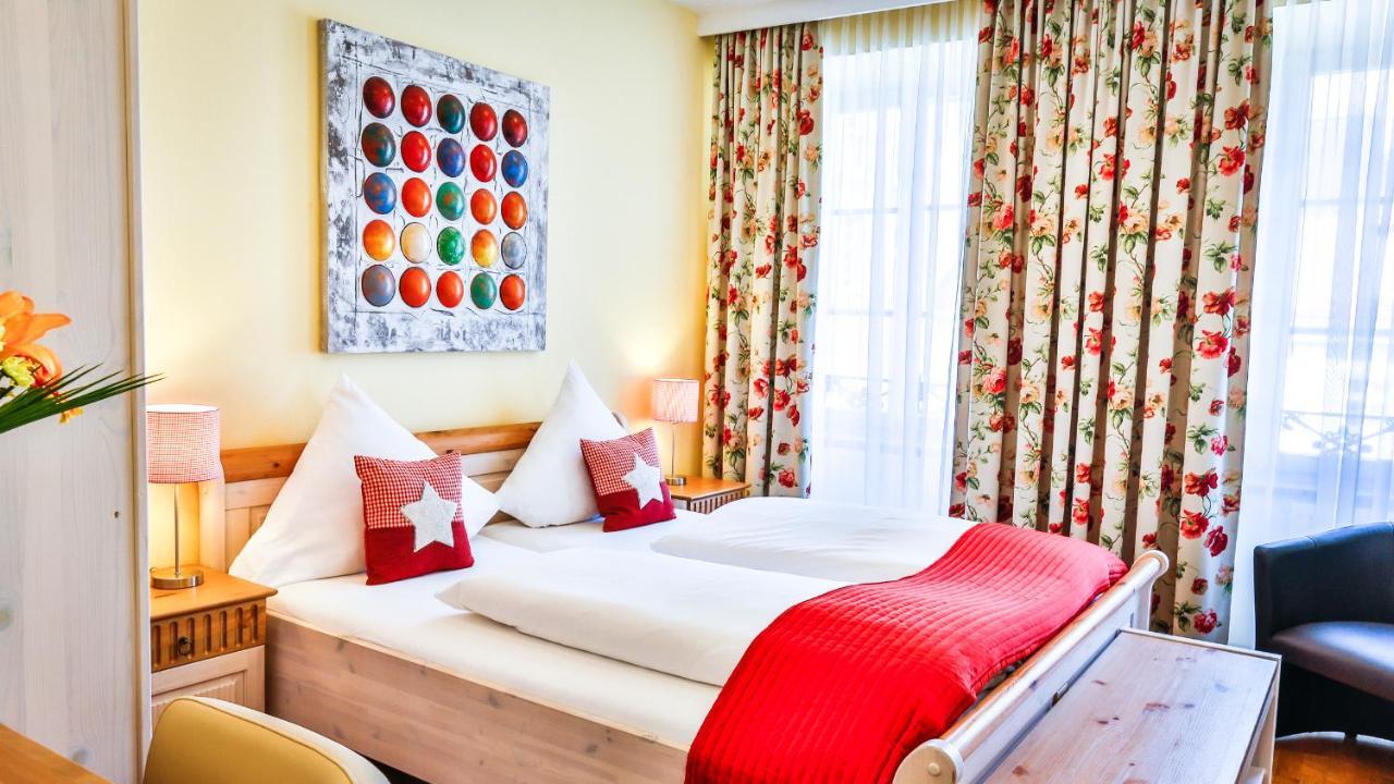 באדן-באדן Hotel Zum Goldenen Loewen מראה חיצוני תמונה