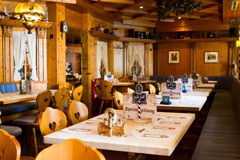 באדן-באדן Hotel Zum Goldenen Loewen מראה חיצוני תמונה