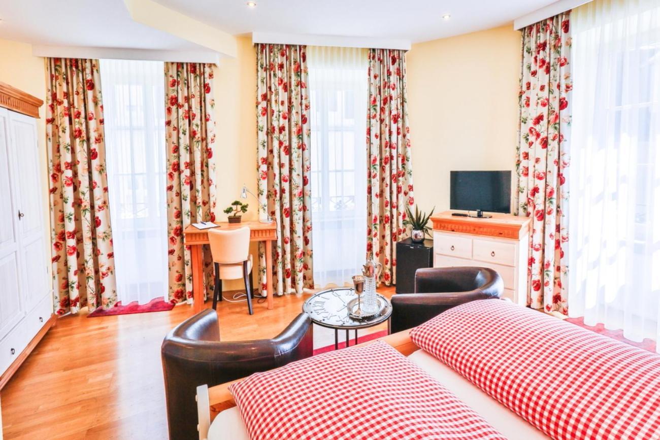 באדן-באדן Hotel Zum Goldenen Loewen חדר תמונה